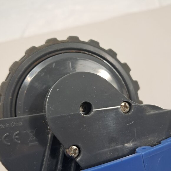 irobot Roomba robot vacuum 650 left wheel drive assembly 600 genuine OEM part - Picture 2 of 6